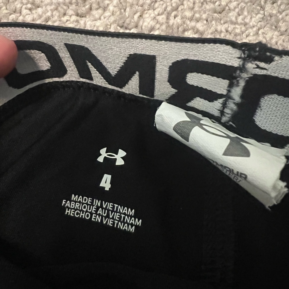 Under Armour Black Leggings with Elastic Waistband - Picture 2 of 3